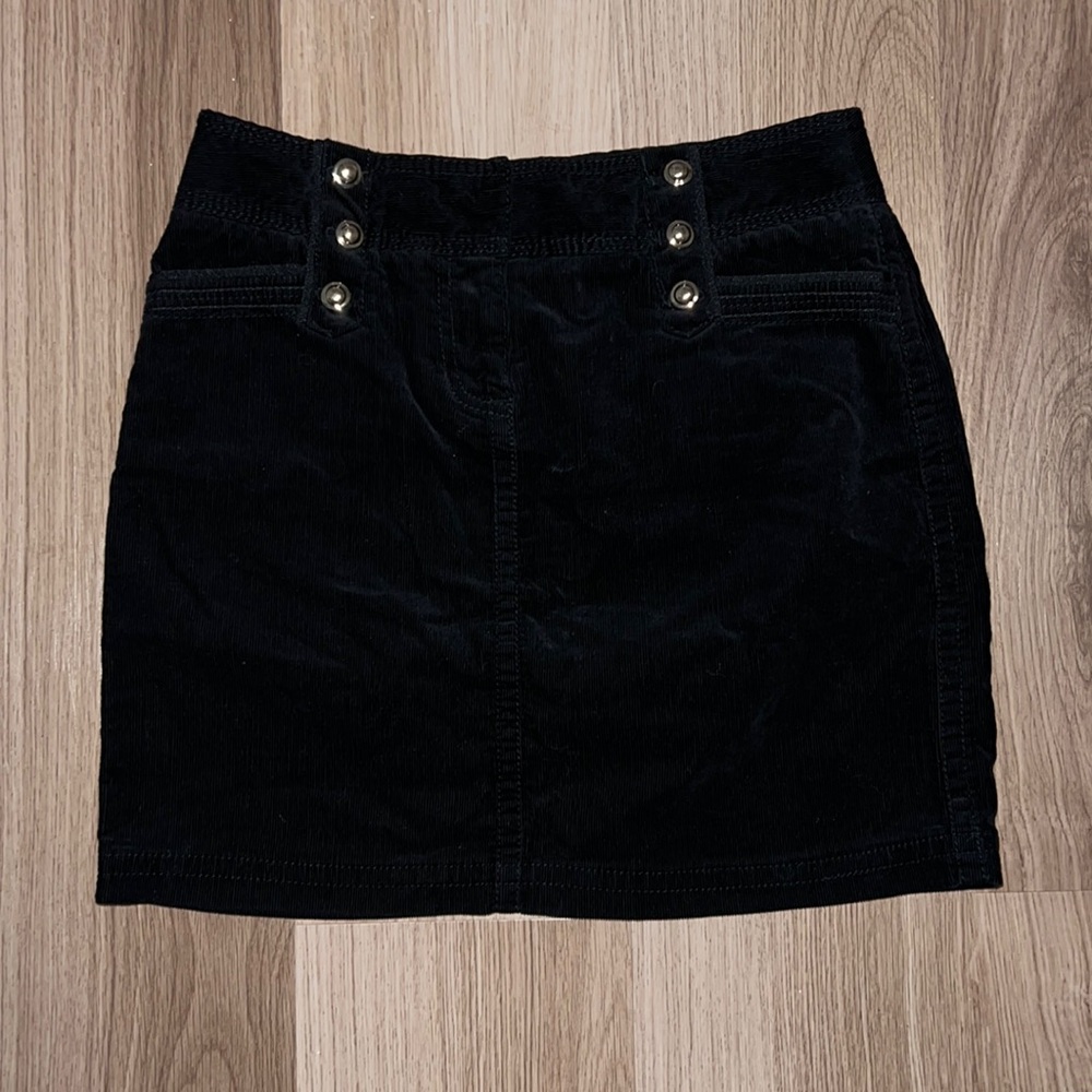 WHITE HOUSE BLACK MARKET VELVET BLACK SKIRT